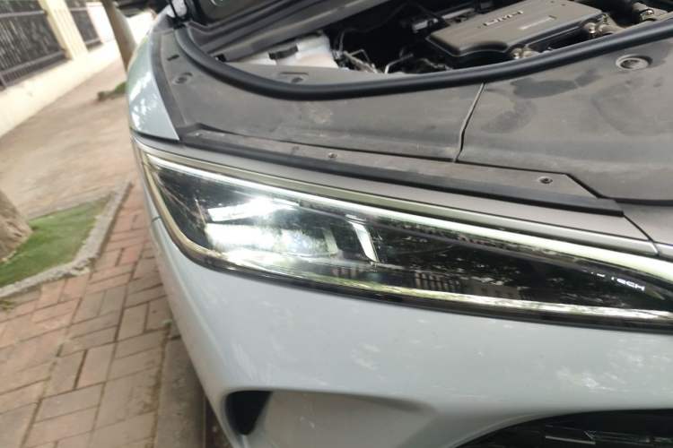 Used BYD Song L DM-i 2025 Intelligent Driving Version 112 km Beyond-Range Type Right Front Headlight