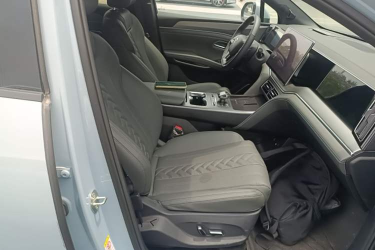 Used BYD Song L DM-i 2025 Intelligent Driving Version 160 km Beyond-Range Type Right Front Seat
