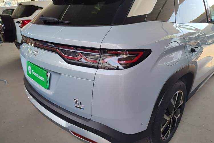 Used BYD Song L DM-i 2025 Intelligent Driving Version 160 km Beyond-Range Type Right Rear Taillight