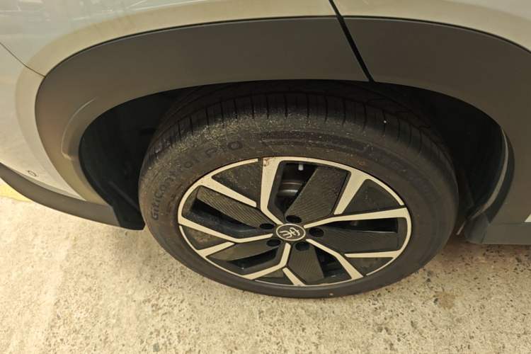 Used BYD Song L DM-i 2025 Intelligent Driving Version 160 km Beyond-Range Type Right Rear Wheel Hub