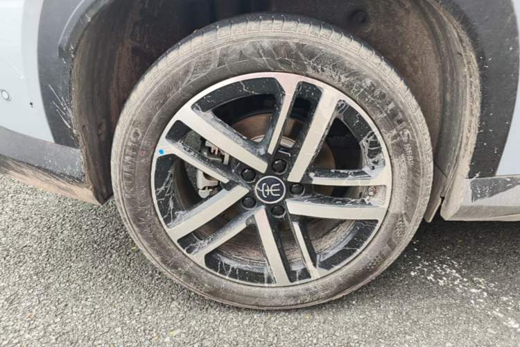 Used BYD Song L DM-i 2025 Intelligent Driving Version 112 km Leading Trim Right Rear Wheel Hub