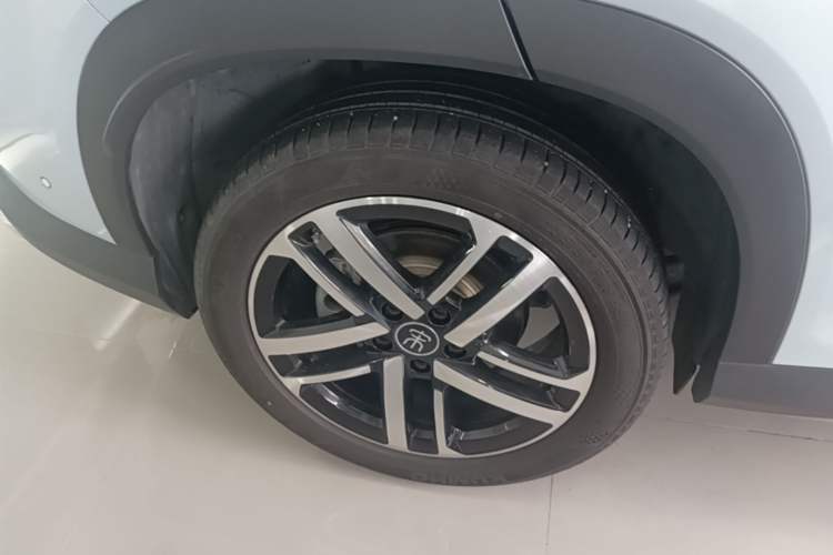 Used BYD Song L DM-i 2025 Intelligent Driving Version 112 km Beyond-Range Type Right Rear Wheel Hub