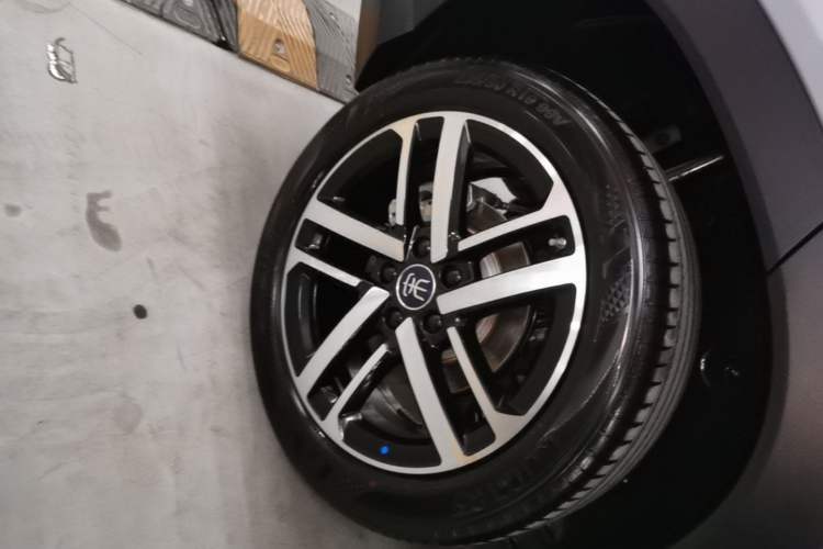 Used BYD Song L DM-i 2025 Intelligent Driving Version 112 km Beyond-Range Type Right Rear Wheel Hub