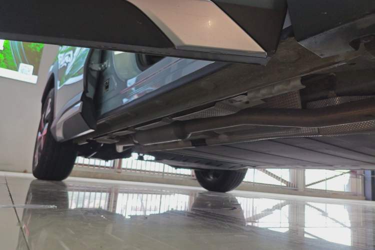 Used BYD Song L DM-i 2025 Intelligent Driving Version 160 km Beyond-Range Type Right Side Sill