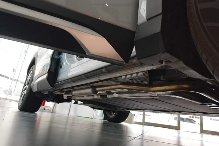 Used BYD Song L DM-i 2025 Intelligent Driving Version 112 km Beyond-Range Type Right Side Sill
