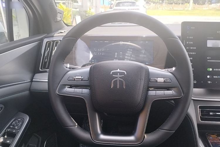 Used BYD Song L DM-i 2025 Intelligent Driving Version 160 km Beyond-Range Type Steering Wheel