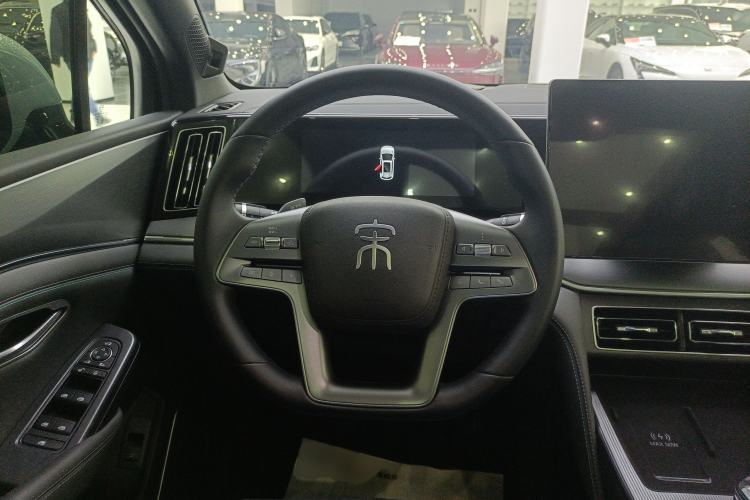 Used BYD Song L DM-i 2025 Intelligent Driving Version 160 km Beyond-Range Type Steering Wheel