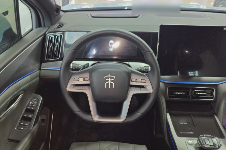 Used BYD Song L DM-i 2025 Intelligent Driving Version 160 km Beyond-Range Type Steering Wheel
