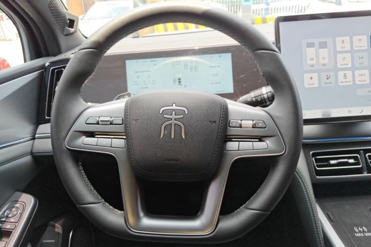 Used BYD Song L DM-i 2025 Intelligent Driving Version 160 km Beyond-Range Type Steering Wheel