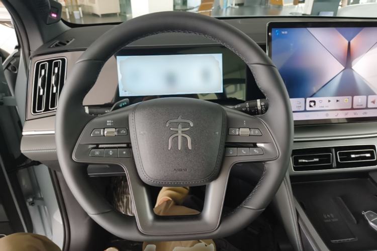 Used BYD Song L DM-i 2025 Intelligent Driving Version 112 km Beyond-Range Type Steering Wheel