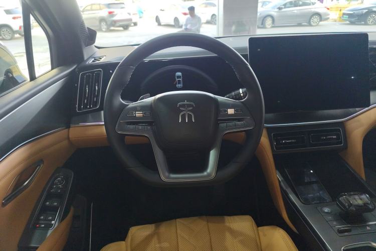 Used BYD Song L DM-i 2025 Intelligent Driving Version 160 km Beyond-Range Type Steering Wheel