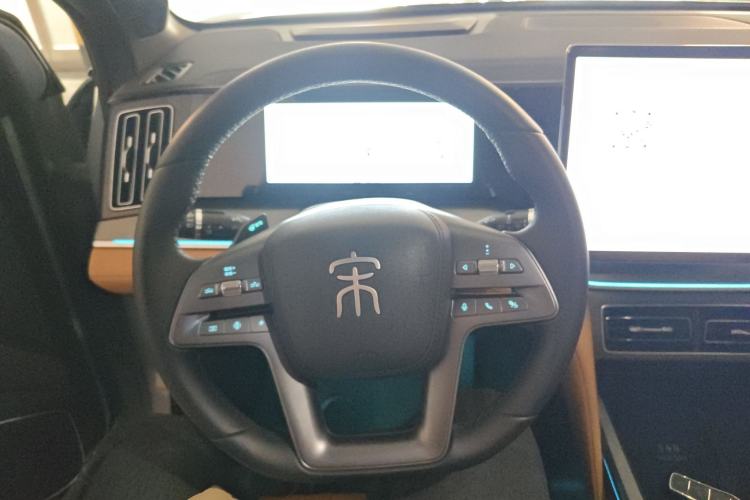 Used BYD Song L DM-i 2025 Intelligent Driving Version 160 km Beyond-Range Type Steering Wheel