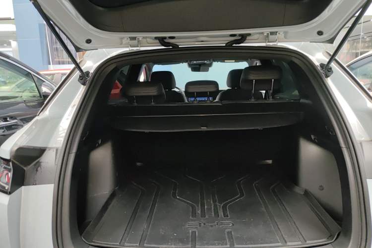 Used BYD Song L DM-i 2025 Intelligent Driving Version 112 km Leading Trim Trunk