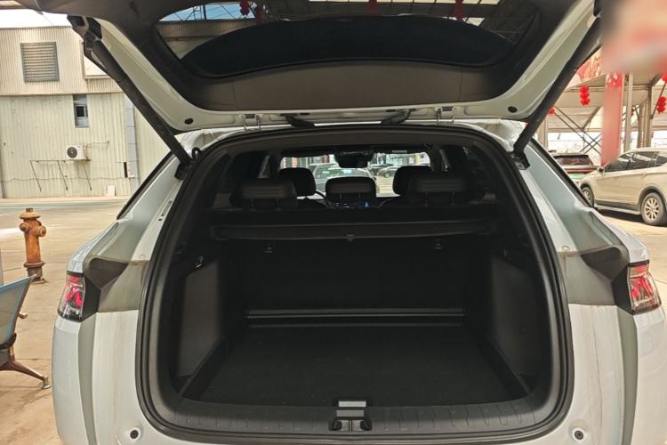 Used BYD Song L DM-i 2025 Intelligent Driving Version 160 km Beyond-Range Type Trunk
