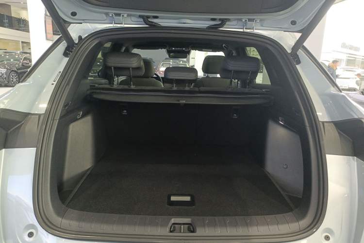Used BYD Song L DM-i 2025 Intelligent Driving Version 160 km Beyond-Range Type Trunk