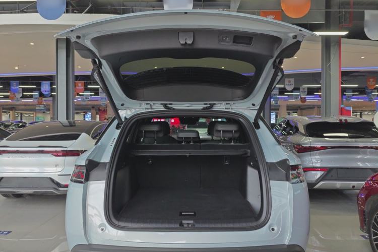 Used BYD Song L DM-i 2025 Intelligent Driving Version 160 km Beyond-Range Type Trunk