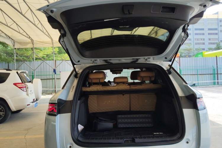 Used BYD Song L DM-i 2025 Intelligent Driving Version 112 km Leading Trim Trunk
