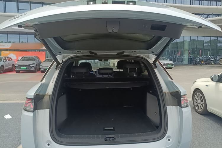 Used BYD Song L DM-i 2025 Intelligent Driving Version 160 km Beyond-Range Type Trunk