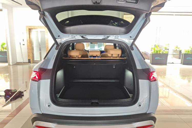 Used BYD Song L DM-i 2025 Intelligent Driving Version 160 km Beyond-Range Type Trunk