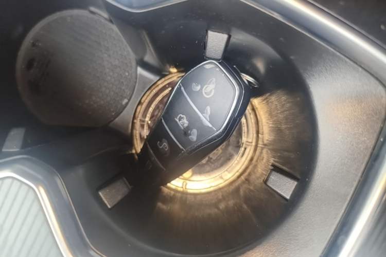 Used BYD Song L DM-i 2025 Intelligent Driving Version 160 km Beyond-Range Type Vehicle Key