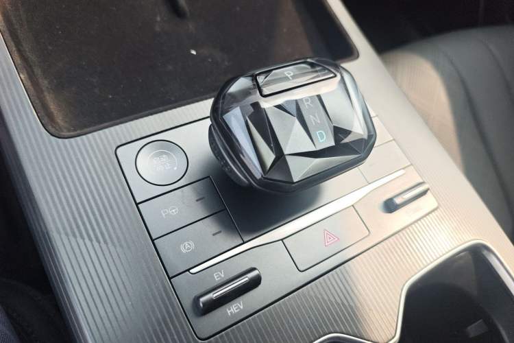 Used BYD Song L DM-i 2025 Intelligent Driving Version 112 km Leading Trim Gear Lever