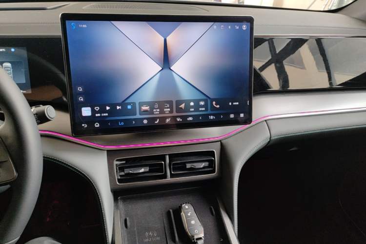 Used BYD Song L DM-i 2025 Intelligent Driving Version 112 km Beyond-Range Type Audio And AC Panel