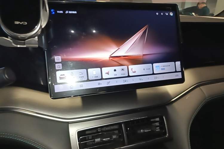 Used BYD Song L DM-i 2025 Intelligent Driving Version 112 km Leading Trim Audio And AC Panel