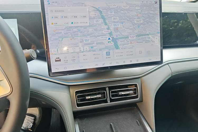 Used BYD Song L DM-i 2025 Intelligent Driving Version 112 km Beyond-Range Type Audio And AC Panel