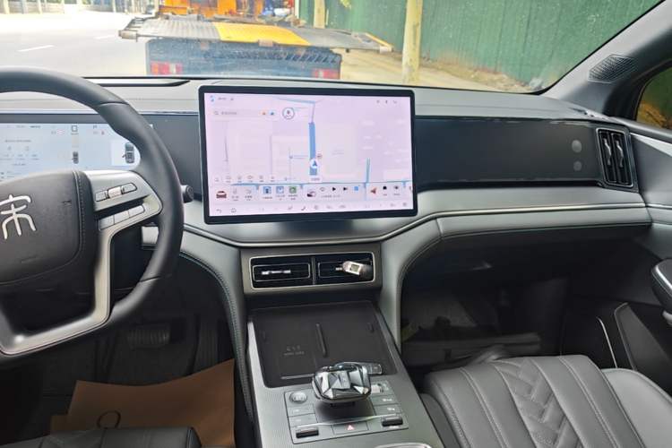 Used BYD Song L DM-i 2025 Intelligent Driving Version 112 km Beyond-Range Type Audio And AC Panel