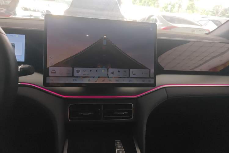 Used BYD Song L DM-i 2025 Intelligent Driving Version 112 km Beyond-Range Type Audio And AC Panel