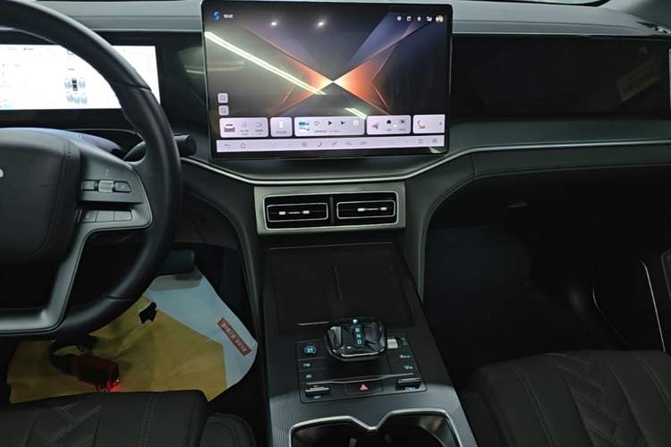 Used BYD Song L DM-i 2025 Intelligent Driving Version 160 km Beyond-Range Type Audio And AC Panel