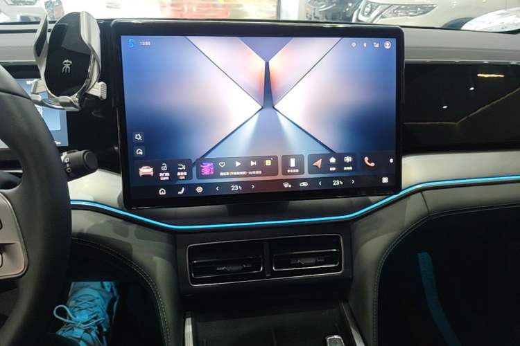 Used BYD Song L DM-i 2025 Intelligent Driving Version 112 km Beyond-Range Type Audio And AC Panel
