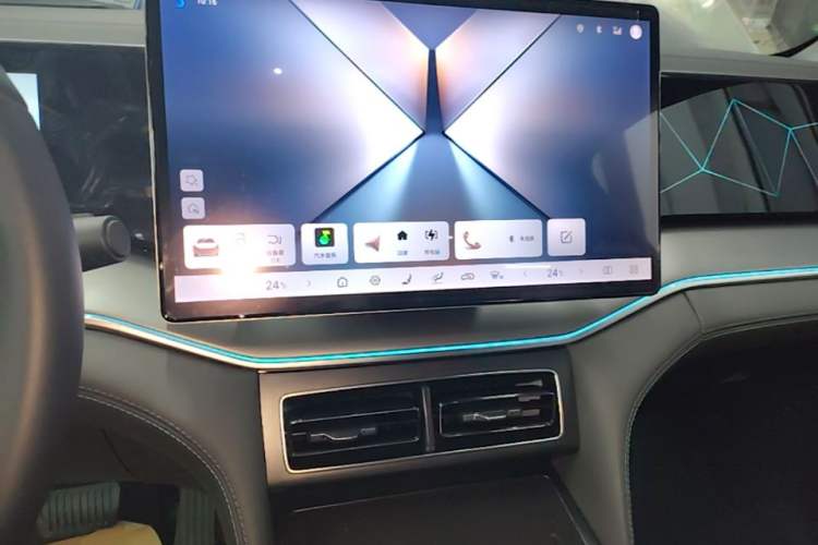 Used BYD Song L DM-i 2025 Intelligent Driving Version 160 km Beyond-Range Type Audio And AC Panel