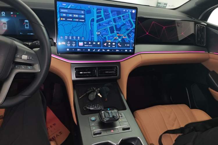 Used BYD Song L DM-i 2025 Intelligent Driving Version 160 km Beyond-Range Type Audio And AC Panel