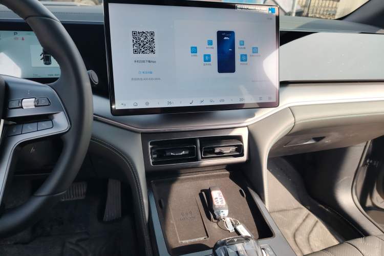 Used BYD Song L DM-i 2025 Intelligent Driving Version 112 km Beyond-Range Type Audio And AC Panel