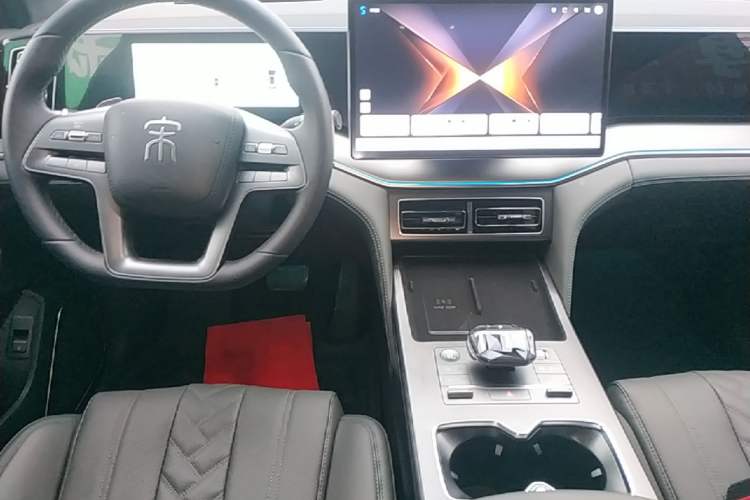 Used BYD Song L DM-i 2025 Intelligent Driving Version 112 km Beyond-Range Type Audio And AC Panel