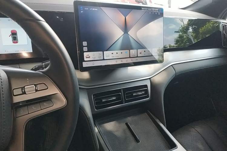 Used BYD Song L DM-i 2025 Intelligent Driving Version 112 km Leading Trim Audio And AC Panel