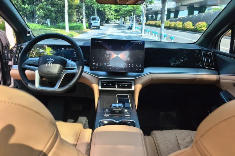 Used BYD Song L DM-i 2025 Intelligent Driving Version 160 km Beyond-Range Type Center Console