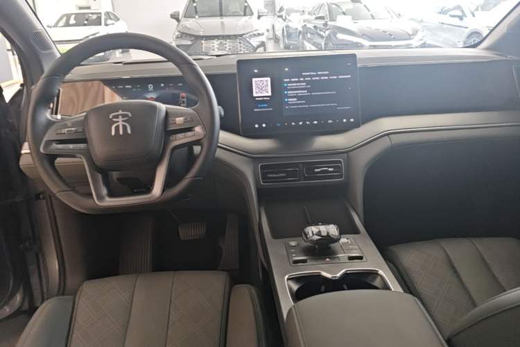 Used BYD Song L DM-i 2025 Intelligent Driving Version 112 km Leading Trim Center Console