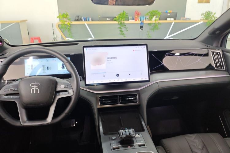 Used BYD Song L DM-i 2025 Intelligent Driving Version 160 km Excellence Edition Center Console