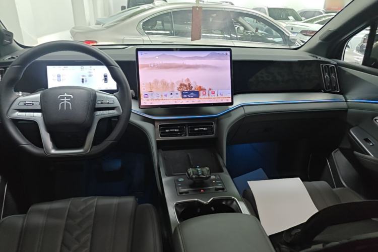 Used BYD Song L DM-i 2025 Intelligent Driving Version 112 km Beyond-Range Type Center Console