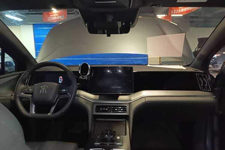Used BYD Song L DM-i 2025 Intelligent Driving Version 112 km Leading Trim Center Console
