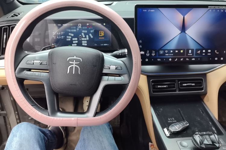 Used BYD Song L DM-i 2025 Intelligent Driving Version 160 km Beyond-Range Type Center Console