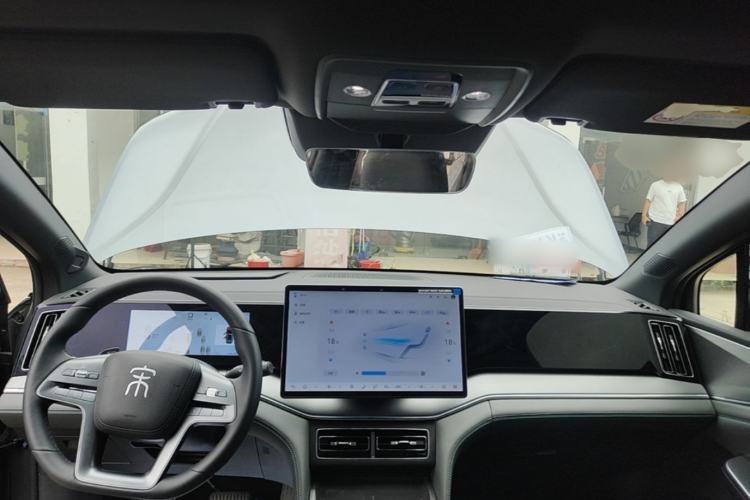 Used BYD Song L DM-i 2025 Intelligent Driving Version 160 km Beyond-Range Type Center Console