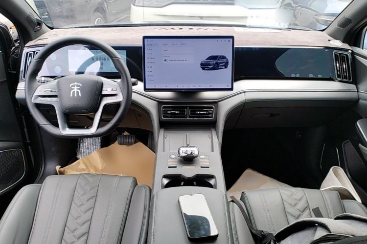 Used BYD Song L DM-i 2025 Intelligent Driving Version 160 km Beyond-Range Type Center Console