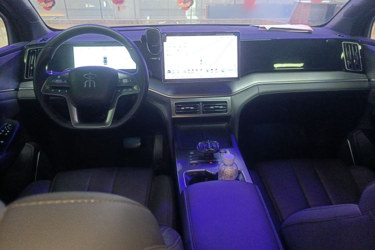 Used BYD Song L DM-i 2025 Intelligent Driving Version 112 km Leading Trim Center Console