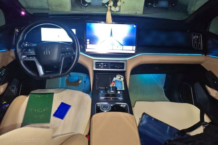 Used BYD Song L DM-i 2025 Intelligent Driving Version 160 km Beyond-Range Type Center Console