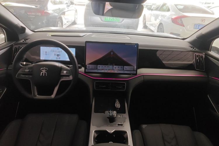 Used BYD Song L DM-i 2025 Intelligent Driving Version 112 km Beyond-Range Type Center Console