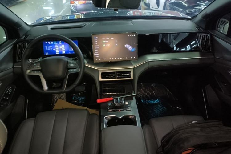 Used BYD Song L DM-i 2025 Intelligent Driving Version 112 km Leading Trim Center Console