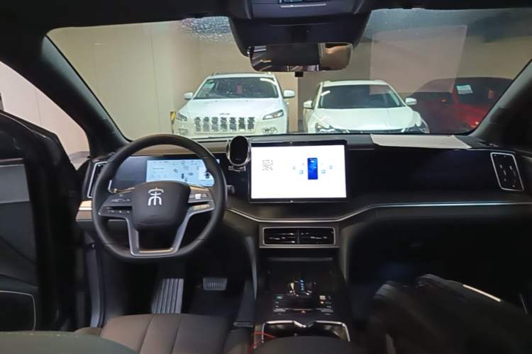 Used BYD Song L DM-i 2025 Intelligent Driving Version 112 km Leading Trim Center Console